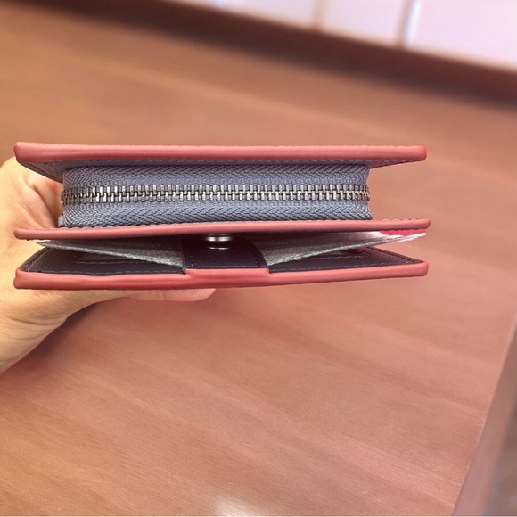 NEW Coach Limited Edition Peanuts Leather Snap Wallet Snoopy Ski Motif - Picture 3 of 7